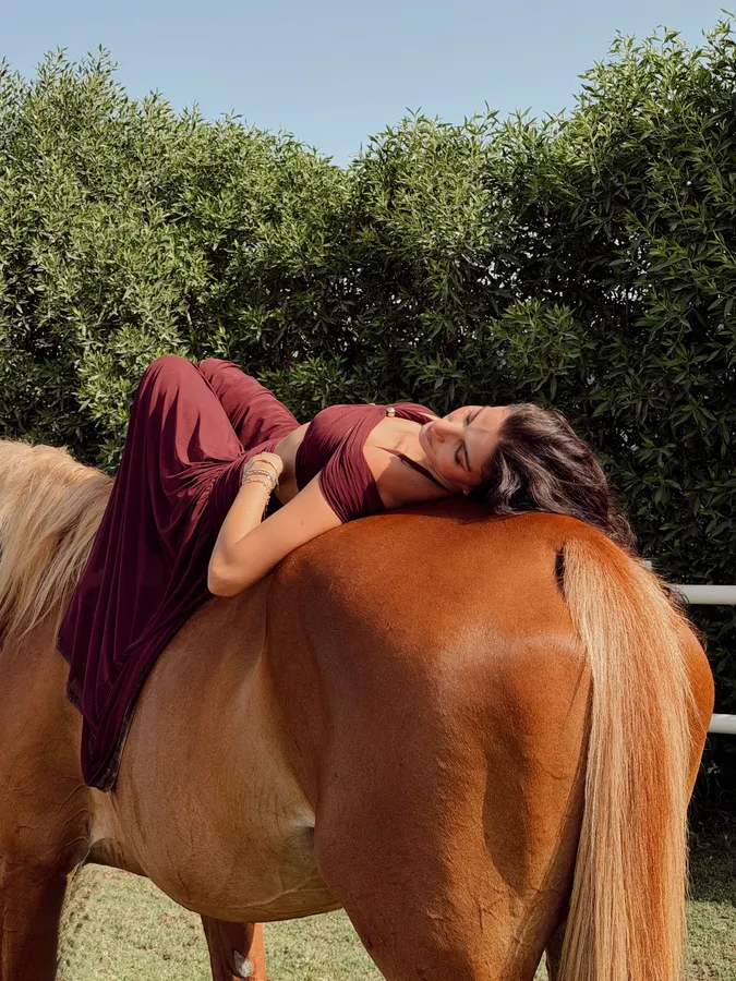 Intimate portrait with horse, natural light